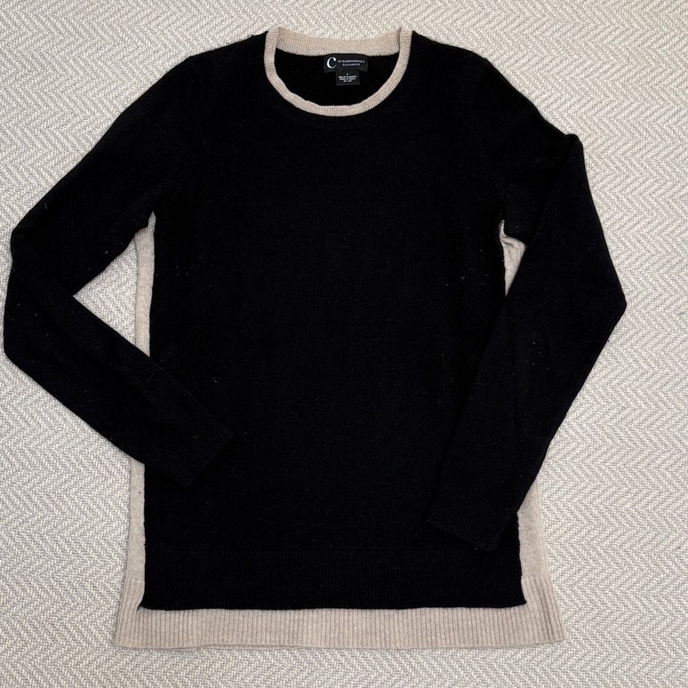 C BY BLOOMINGDALES Cashmere Sweater. Colour blocked. Black and Cream